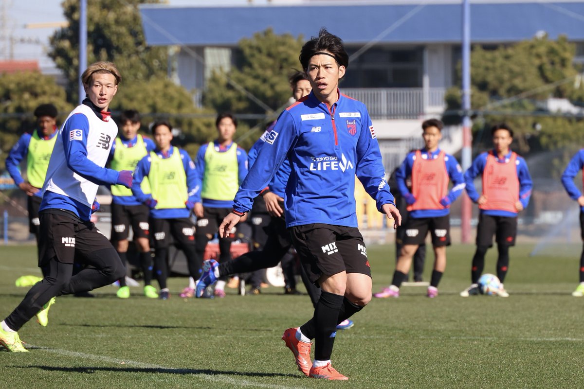 🔵TRAINING PHOTOS🔴 ゲーム形式のトレーニングでは、ピッチ内外で
