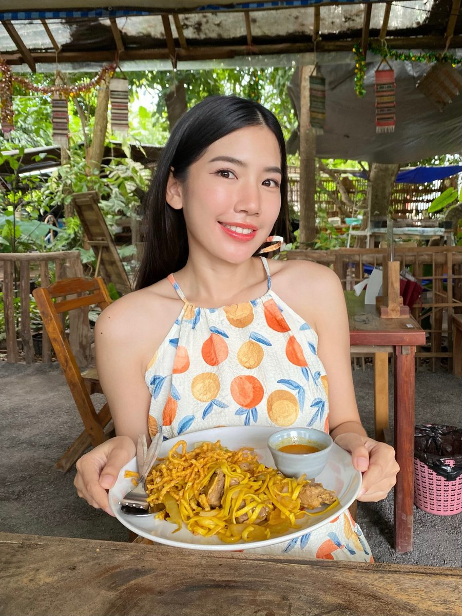 OHO1042037's tweet photo. #ข้าวซอยอ่ะน่ากิน_ส่วยเราอ่ะน่า.......🤣🤪 https://t.co/gZNw6UZUjp