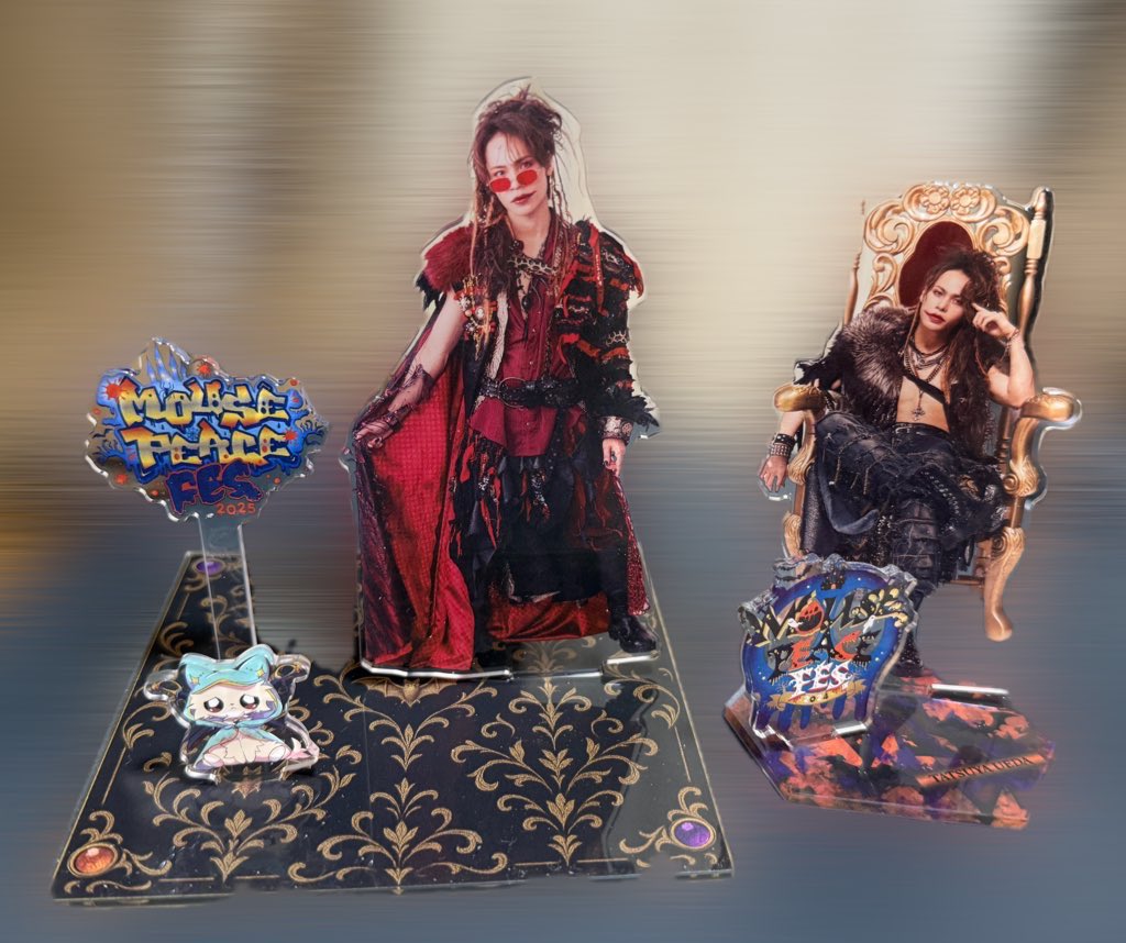 上田くんのアクスタ、赤衣装格好良過ぎて… デカ過ぎんだろ…新マウピの