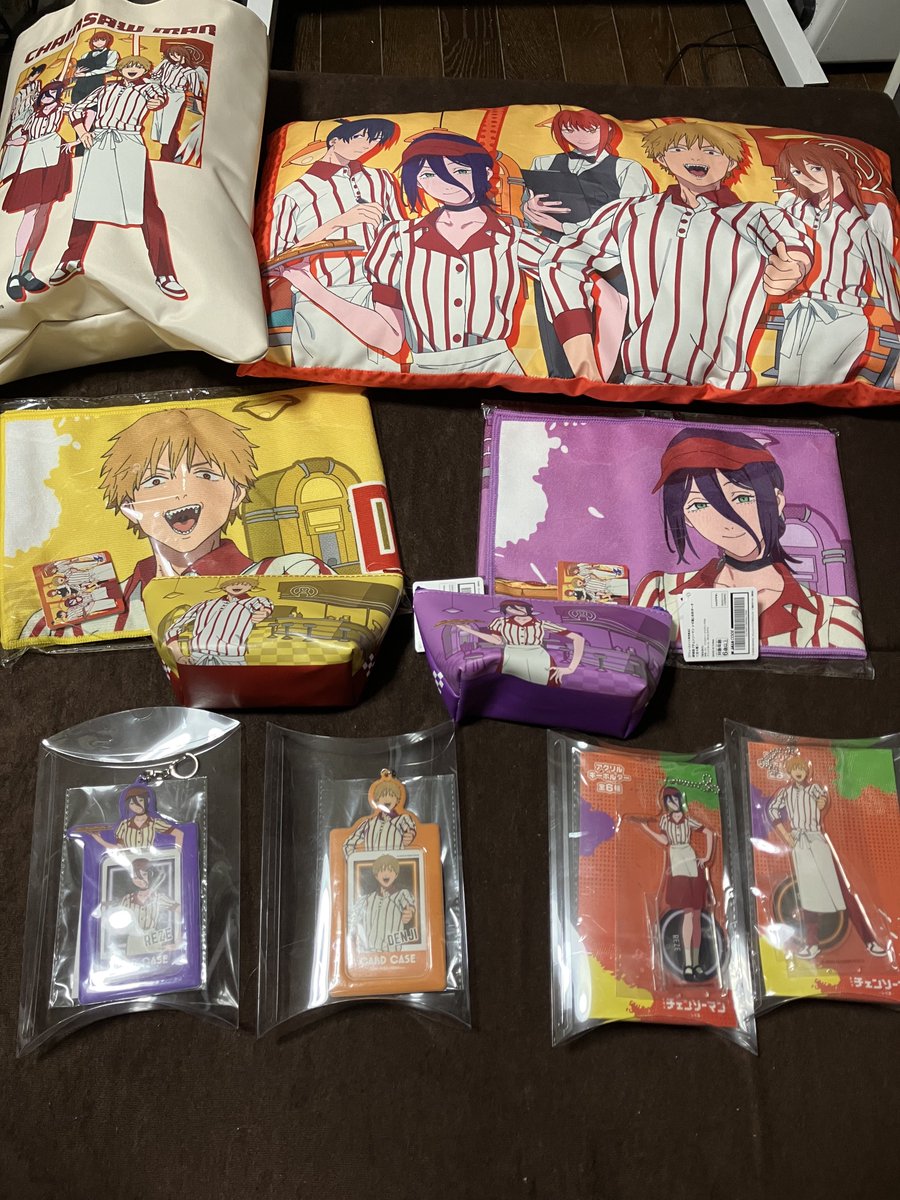 クッションとトートバッグ、デンジとレゼのカードケース、アクリル