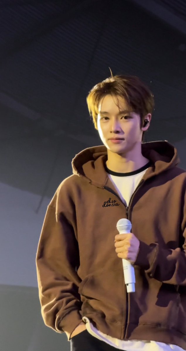 eksodonsia's tweet photo. SUNGCHAANNNNN🤤🤤🤤

260110 RIIZING LOUD JAKARTA #SUNGCHAN 
#RIIZINGLOUDinJKT 
#RIIZINGLOUD_IN_JAKARTA https://t.co/uDFEphhpMK