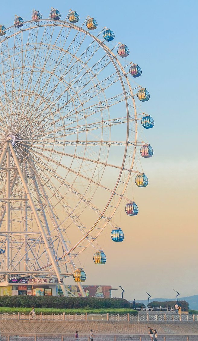 Platform54's tweet image. コーヒーこぼしてシャツが汚れてしまった 🤥