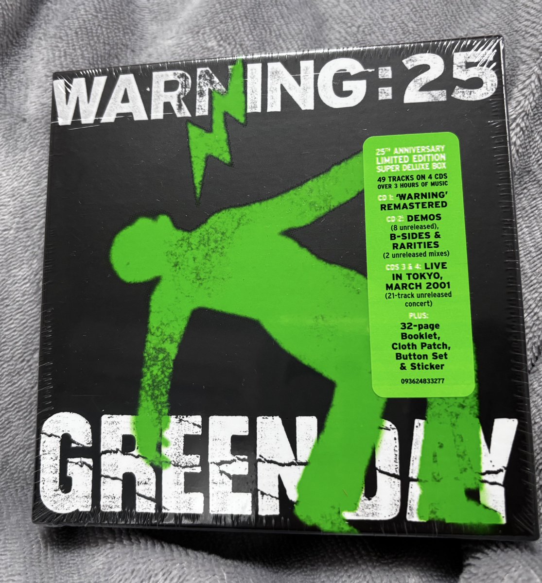 Warning 25周年のボックスセット（CD）欲しい人いませんか？アメリカで