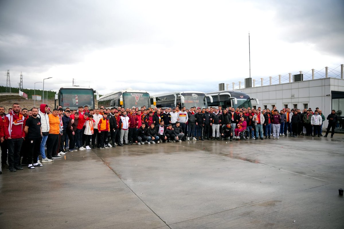 CANIMIZDAN ÇOK SEVİYORUZ!

Galatasaray’ımız Fenerbahçe maçı için İstanbul yollarındayız.

#ultrAslan #uAYurtiçi #ultrAslanİzmir