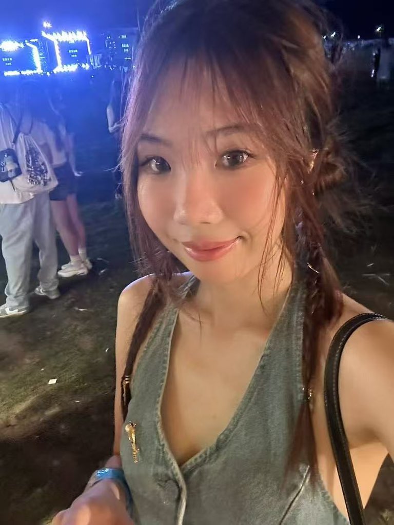 mg7777and's tweet photo. 喜欢吗 #反差 #女大学生 #母狗 https://t.co/y2DLP0muXV