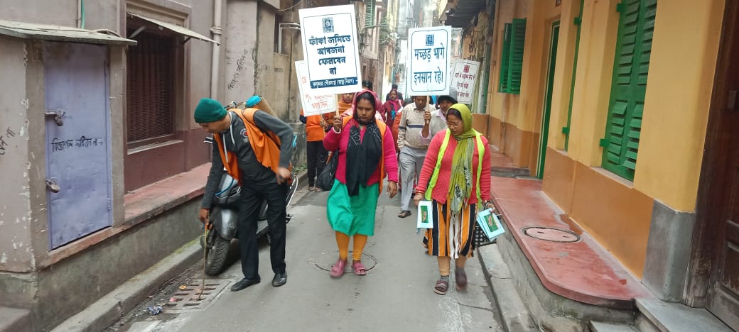 kmc_kolkata's tweet photo. A few pictures of the frontline workers of the Vector Control Team on duty across the city.
#VectorControlByKMC #KMConDuty https://t.co/UWW9cRwaPc