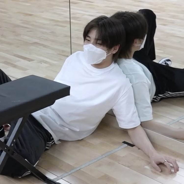 voltveil's tweet image. Akan gue abadikan momen berengsek ini.