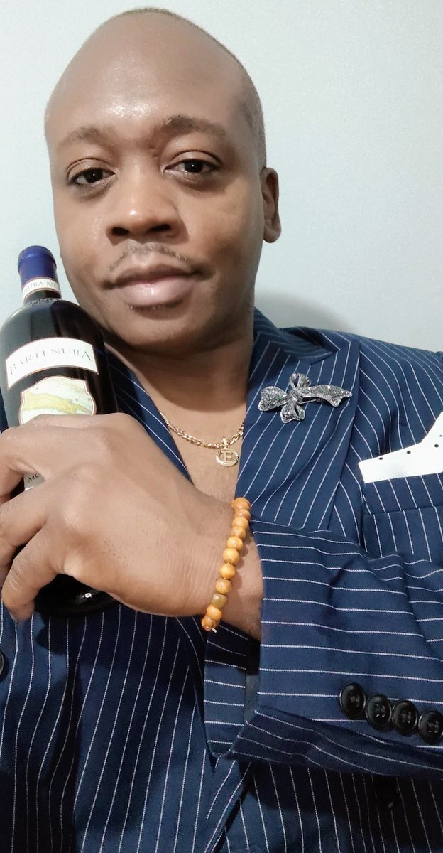 EmersonOverton's tweet image. Aww yeah, 2026. Upcoming #BdayWeek  #SelfiePic. Thinking back on the day I was born. Your gonna have a nice future Emerson, but for now may God help you in this neighborhood your growing up in. 😆 How many of you out there can relate.