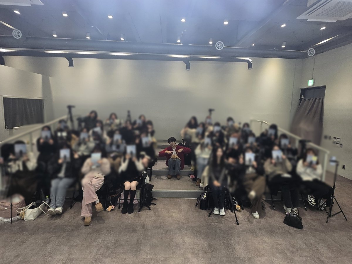LSY_official_'s tweet image. ◾20260110 ‘Asteroid’ FANSIGN EVENT📸

행복한 날의 추억 하나🎁

#이성열 #LEESUNGYEOL
#Asteroid
#매니지먼트이상
#management2sang