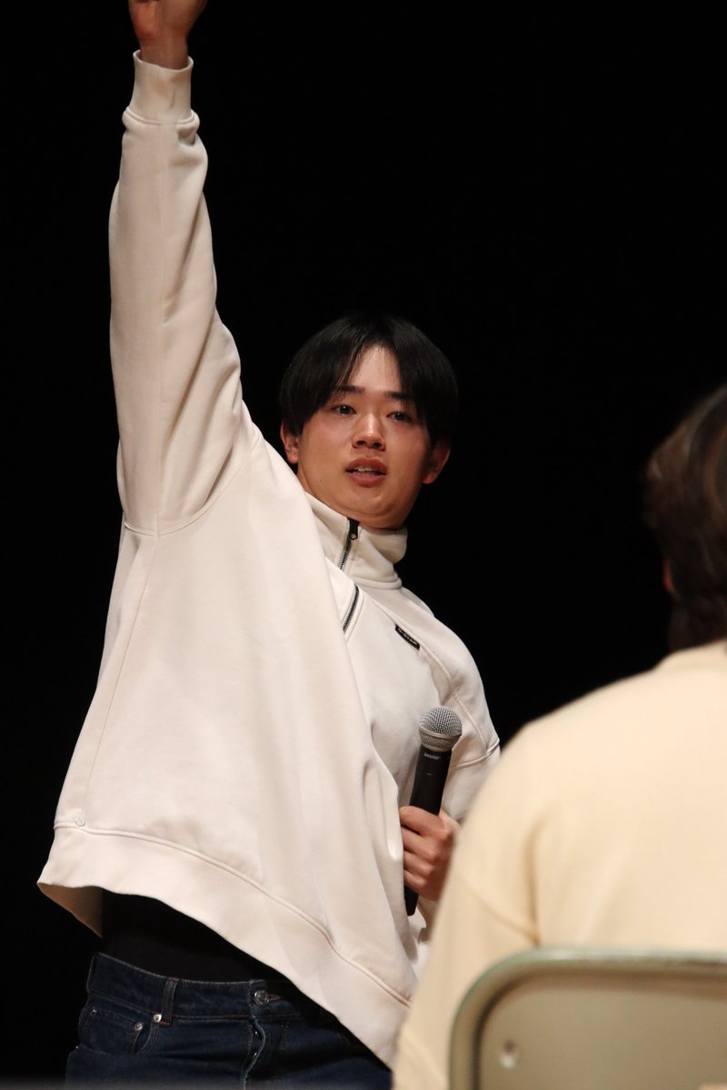 bs1ryo's tweet photo. 罰ゲームかかってて自分が一番点数低いからジェスチャーゲームにガチな太田椋さんずっとおもろかった https://t.co/cXI2qDViqH