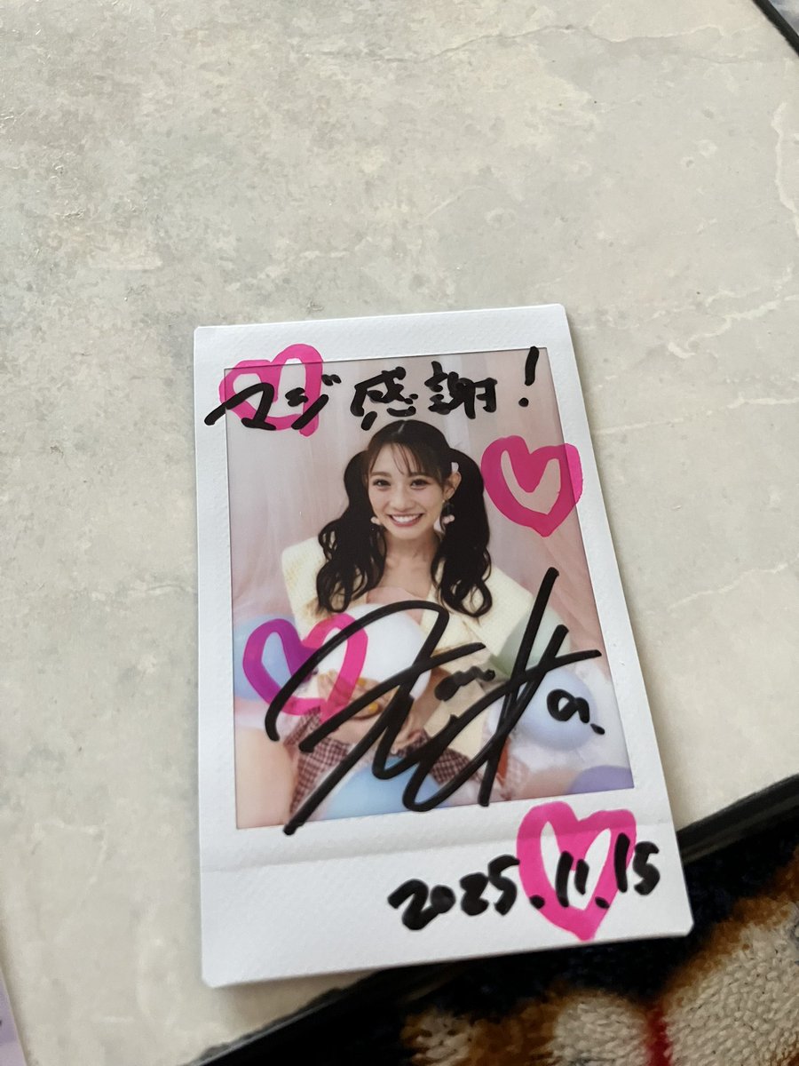 秋本帆華(チームしゃちほこ) BOMB 直筆サイン入りチェキ 秋本帆華(チームしゃちほこ) 日経エンタテイメント直筆サイン入り