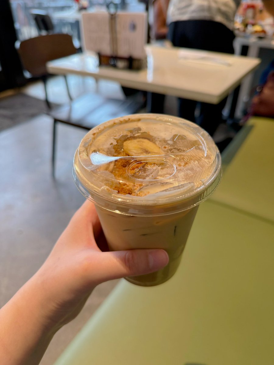 yookiah's tweet photo. cafe; ~ https://t.co/FKCuDnjf2e