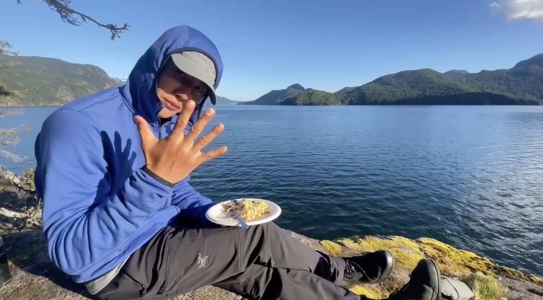 W1Baddict's tweet image. การเดินทางทำให้เราเห็นโลกกว้างมากขึ้น ได้รู้จักคนเยอะขึ้น มิตรภาพและความทรงจำที่สวยงามคือสิ่งที่ทำให้มีความสุขทุกครั้งที่นึกถึง