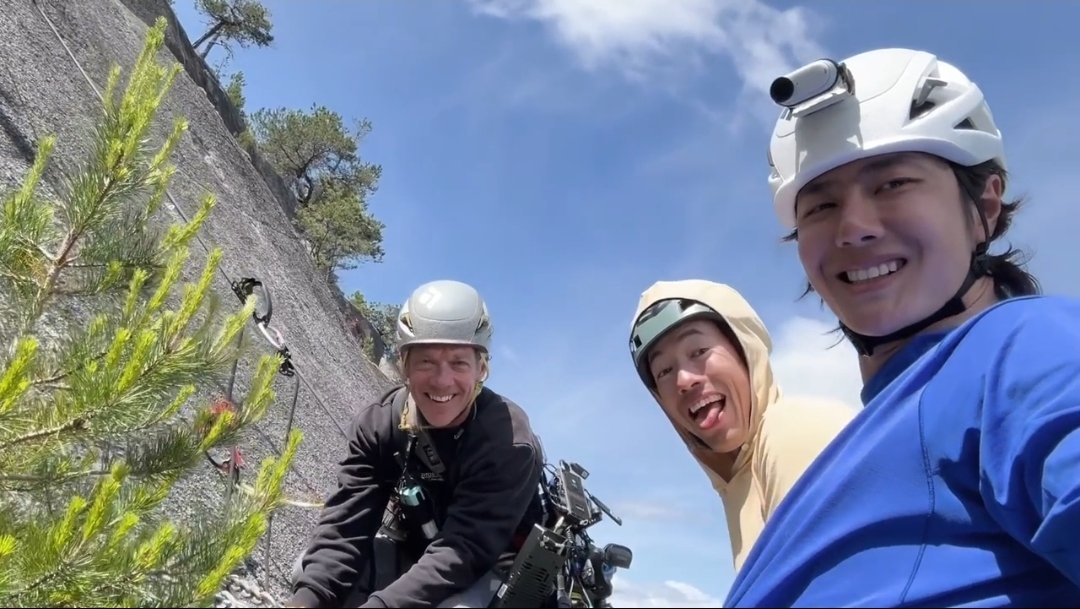 W1Baddict's tweet image. การเดินทางทำให้เราเห็นโลกกว้างมากขึ้น ได้รู้จักคนเยอะขึ้น มิตรภาพและความทรงจำที่สวยงามคือสิ่งที่ทำให้มีความสุขทุกครั้งที่นึกถึง