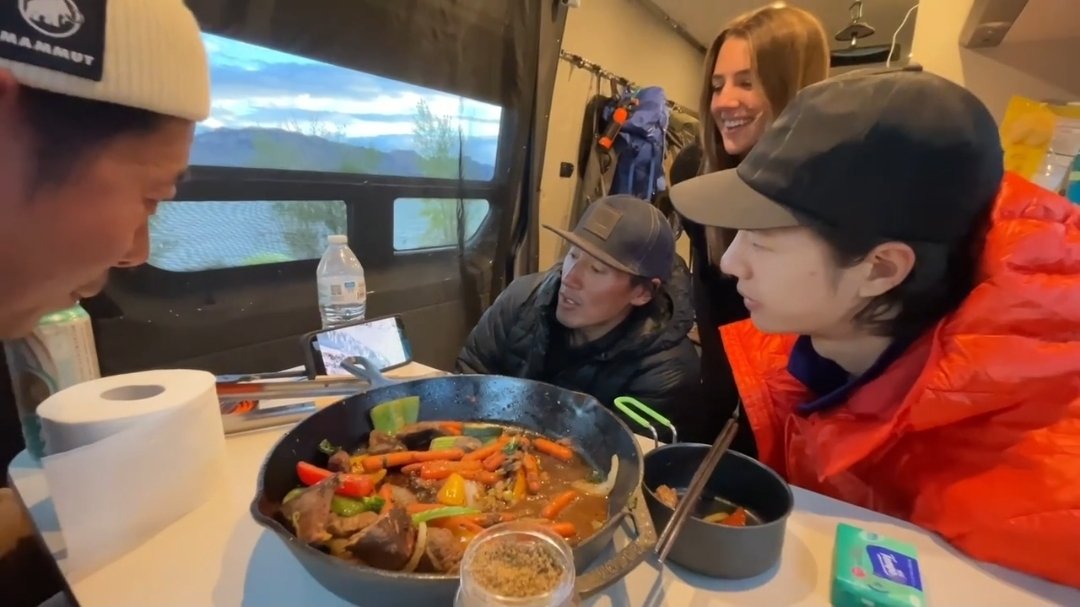 W1Baddict's tweet image. การเดินทางทำให้เราเห็นโลกกว้างมากขึ้น ได้รู้จักคนเยอะขึ้น มิตรภาพและความทรงจำที่สวยงามคือสิ่งที่ทำให้มีความสุขทุกครั้งที่นึกถึง