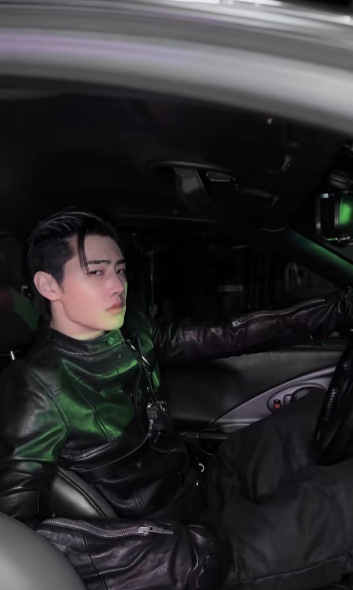 sim_jeev's tweet image. assalamu'alaikum ganteng izin antri paling depan BARK WOOF ‹𝟹