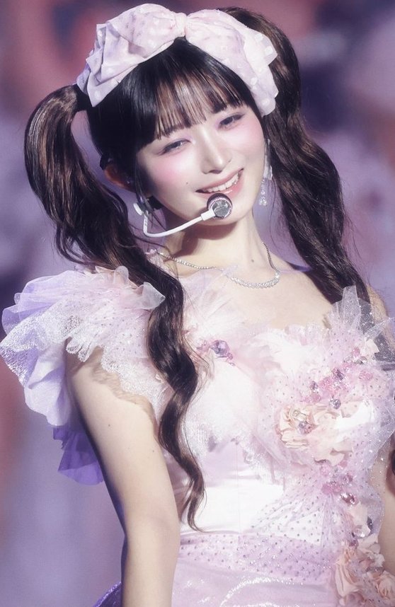 ramisamara's tweet image. 電車で本を読んでる学生を見て、自分ももっと勉強して知識を増やしたいと思った 😂