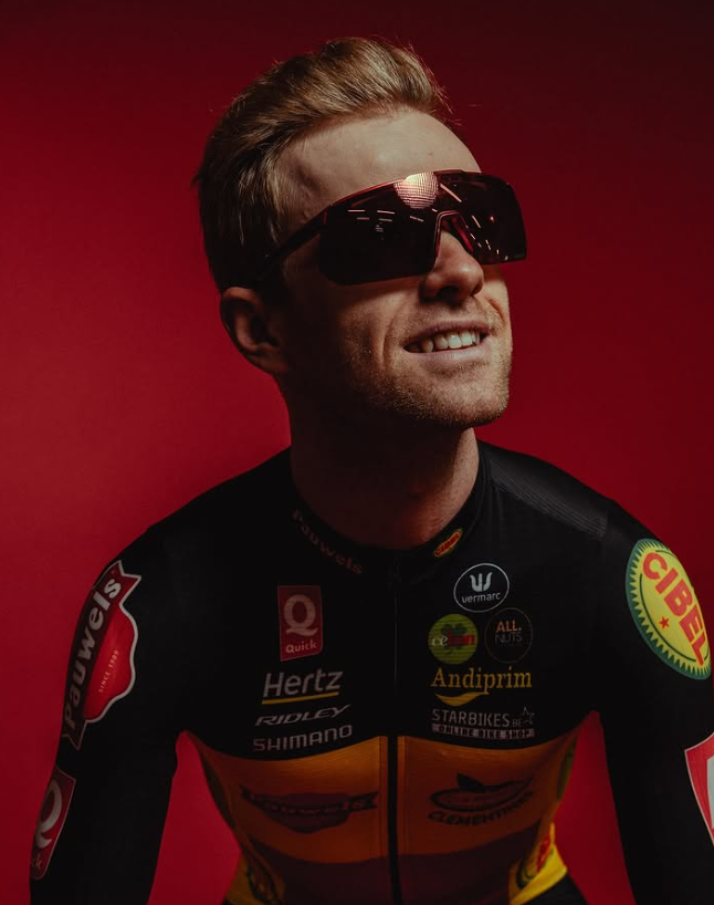 エリ・イゼルビットはベルギー人には珍しい低身長選手であると同時に、ベルギー人としては珍しいフサフサ系選手でも有った。