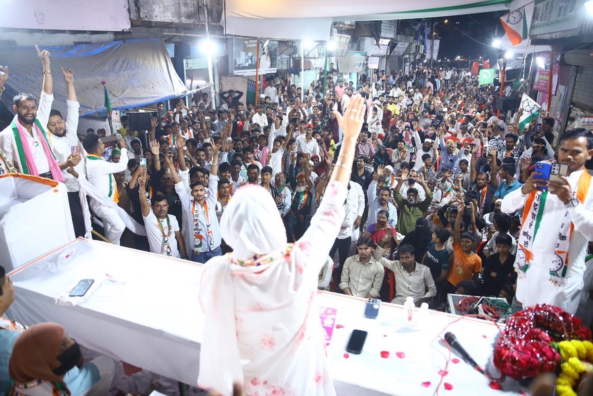 sanamalikshaikh's tweet photo. प्रभाग क्रमांक. १७४ च्या राष्ट्रवादी काँग्रेस पक्षाच्या उमेदवार शबाना परवीन खान यांच्या प्रचारार्थ अँटॉप हिल, वडाळा येथे घेतलेल्या जाहीर सभेला स्थानिकांनी उस्फुर्त असा प्रतिसाद दिला. आता 'वेळ' राष्ट्रवादीची असल्याचं यावरून दिसलं.
#SanaMalikShaikh #MLA #NCP #Election2026 #Ward174 https://t.co/5eg1zIZnlk