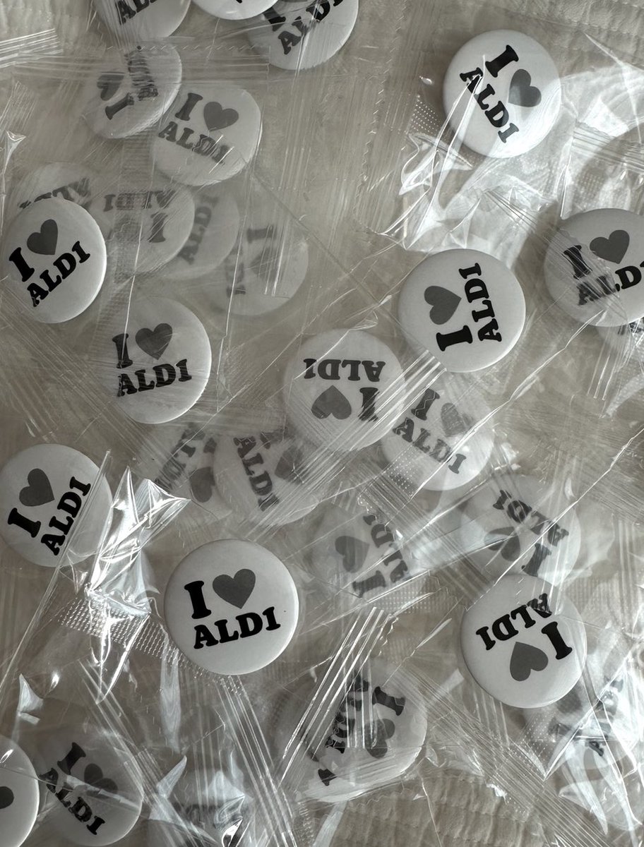 juunss77777's tweet image. #rt + #follow 추첨 4분께 

알파드라이브원 EUPHORIA [FREAK ALARM ver.] 미개봉 앨범 + 아이러브 알디원 핀버튼을 보내드립니다~

당발 1/14