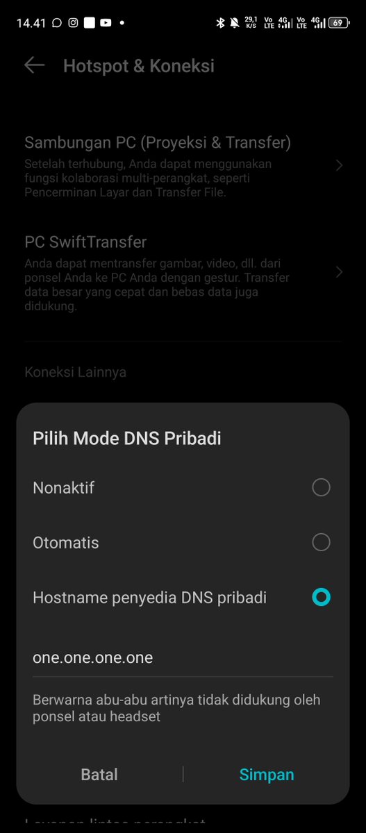 angkaskyyy's tweet image. Yg DMnya eror (terputus/connecting mulu) coba nyalain DNS
Gausah instal VPN atau apalah itu. 
Barusan kucoba bisa, kukira cuma punya orang doang yg eror punyaku ngga. 
Baru inget klo di wifiku dah aku setting DNSnya di router wkwk. 
Pas pake mobile data, punyaku juga error wkwk
