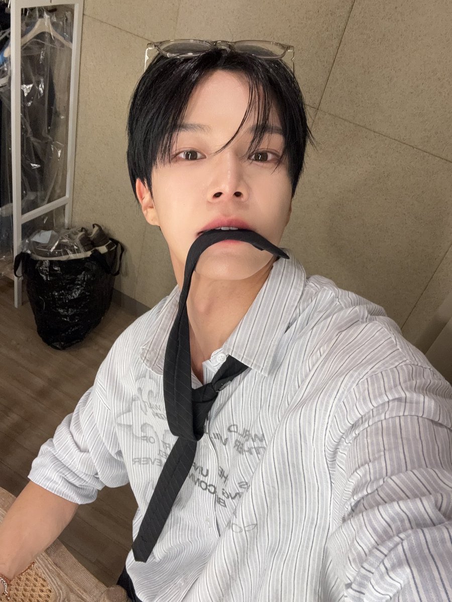 by_verivery's tweet photo. [#동헌]

 베대리 결재서류 올리라고 한지가 언제야!! 뀨

                      - 무섭지만 섹시한 이팀장님 中 - https://t.co/9Xy1zkiaeI