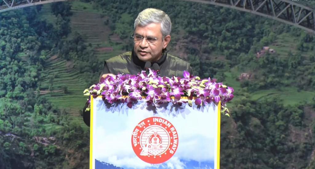 <a href="/my_airef/">All India Railway Engineers Federation</a> <a href="/AshwiniVaishnaw/">Ashwini Vaishnaw</a> <a href="/RailMinIndia/">Ministry of Railways</a> Due to colonial (British) mindset of Rly Bd, SSE/JEs are only sufferers.
After even dismissal by Supreme Court, RB didnot apply MACP for all ENGINEERS.
Even after formation of fast track committee in 2024, report not yet submitted after 1 yr. 
RB does not care MR &amp; Supreme Court