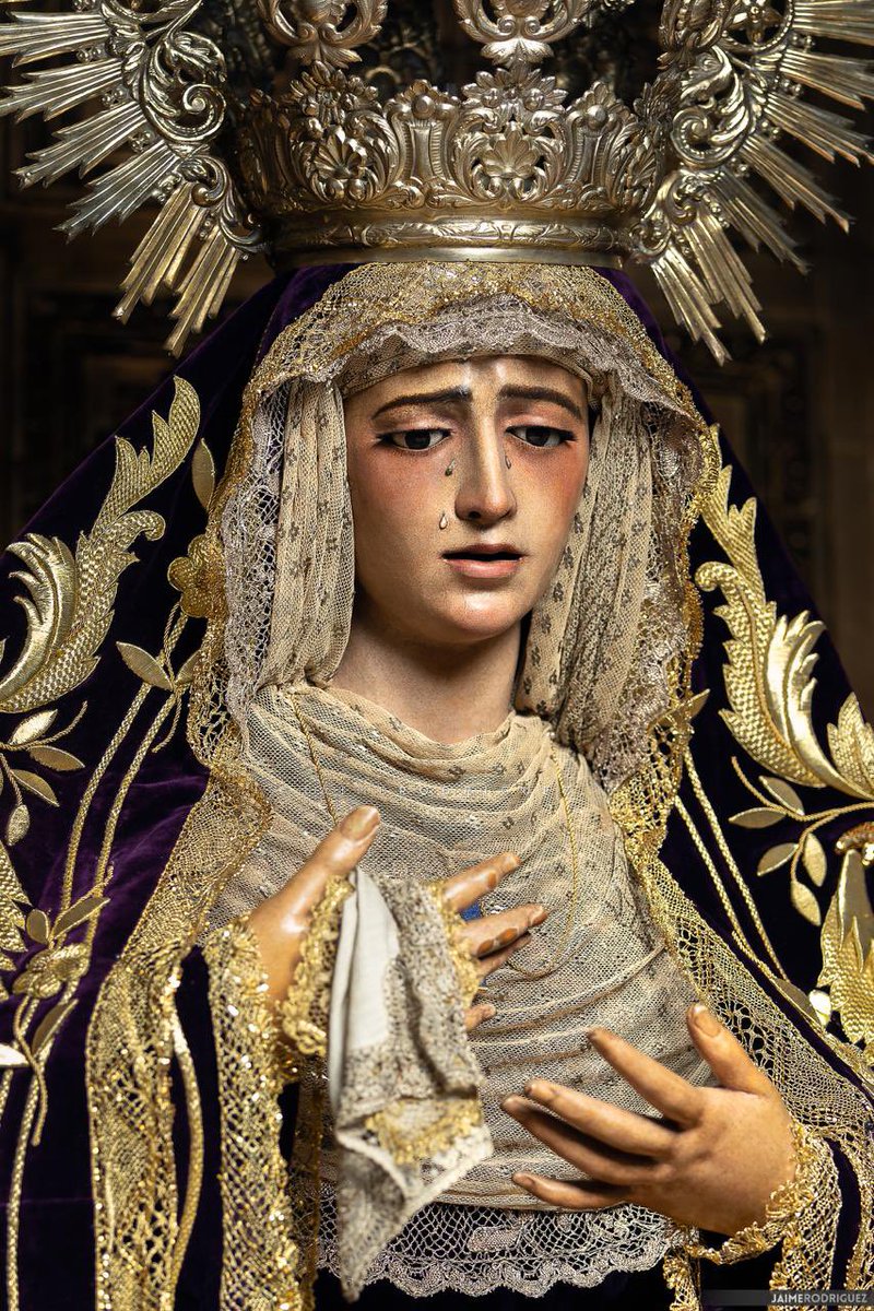 Hdad_Amargura's tweet image. 𝐍𝐎𝐓𝐈𝐂𝐈𝐀 | En los albores de un nuevo mes de enero, y ante el inicio de los cultos a Nuestro Padre Jesús del Silencio, la Santísima Virgen vuelve a presidir, junto a San Juan, su antiguo retablo ubicado en la capilla Sacramental.

📸 @jaimerfz