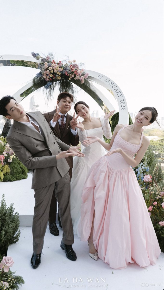 ughask's tweet image. 👰🏻‍♀️🤵🏻‍♂️💐