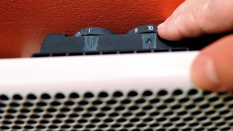 700.000 logements sont enfin sortis de la catégorie de "passoire thermique": pourquoi ça reste pénalisant de se chauffer à l'électricité alors que l'essentiel est produit avec du nucléaire (donc sans émission de CO2)
l.bfmtv.com/fsLB