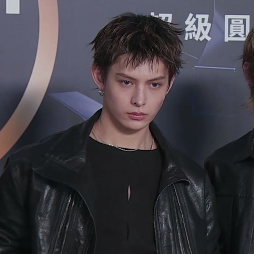zhaoyufinesheyt's tweet photo. James at Golden disk awards ! what a face card!! 

#dailyzhaoyufan #제임스 #JAMES #赵雨凡 #CORTIS #코르티스 #CORTIS_40thGDA #코르티스_골든디스크어워즈 #CORTIS #코르티스 https://t.co/4KSFZG8uMH