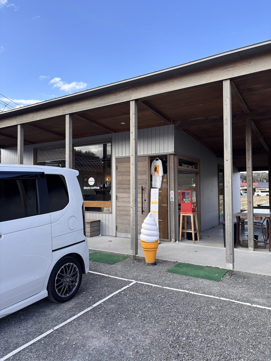 sumihei's tweet photo. いい感じお店。いい感じの店員さん。なんかいい感じだった。ひおきブレンド美味しかった。伊集院のロードサイドにあるカフェ。#dayscoffee https://t.co/9EiAkkOcMG