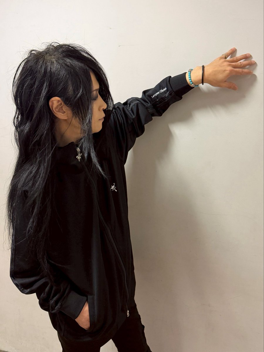 HIROさん リハにてジャージ着用。 #LacrymaChristi #ラクリマ