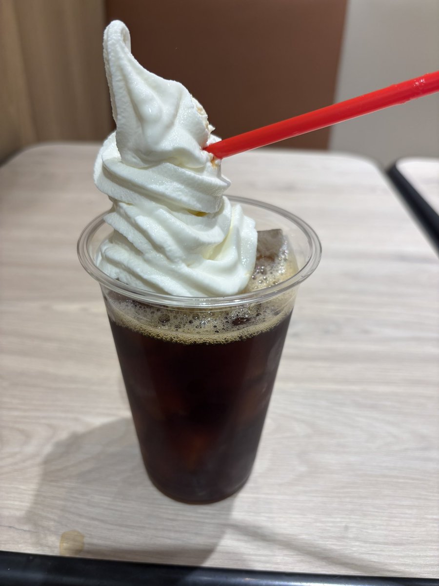 本来なら1日早く江戸に向かうべきだったのだけど、今日移動。飛ぶ前にビール一杯飲むような大人になりたかった。大きくなったらそうなろうと思います。