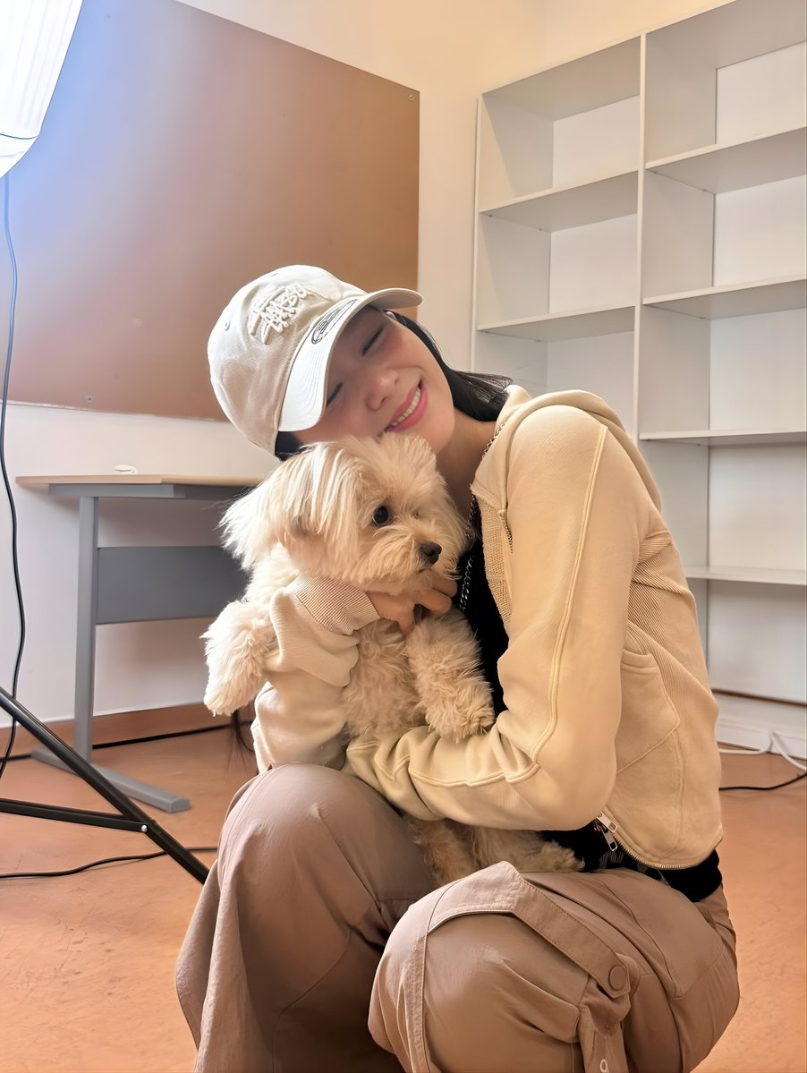 12kissm34's tweet image. reposts are appreciated! 🪄

halo, aku wine. aku baru banget jadi ba edit dan layout nih. tolong bantu ospek kedua anakku yuk! semisal ada kemiripan atau belum aman, boleh chat baik baik yaa. thanks in advance! 🐘🤍

t. #zonauang #zonaba