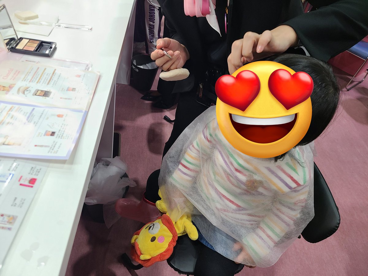 ayanyannta's tweet photo. いつも私がエステの時は待機だけど今日はイベントでメイク体験をさせてもらった♥️ https://t.co/yaHtqzQi33