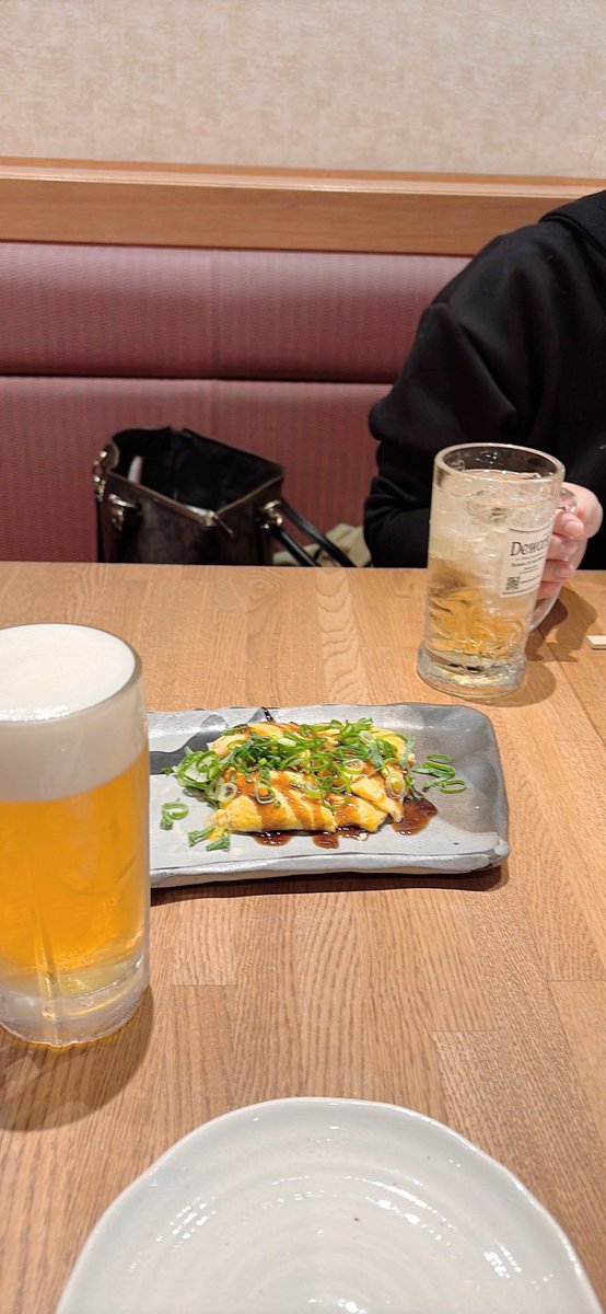 s_y0317's tweet photo. 大阪～～～～！！！！！
ひっさしぶりに来た！！！！
今日は！飲むぞ！！！！
楽しむぞ！！！！！！ https://t.co/5xYTnNuY4X