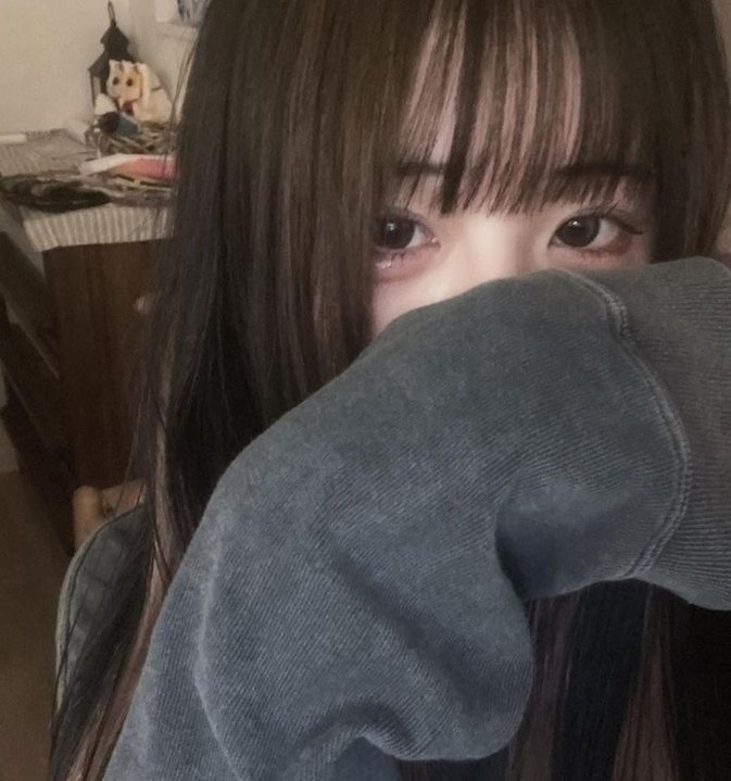 bbiggss's tweet image. 電車遅延で映画に遅刻しそう 👩‍👩‍👧‍👦