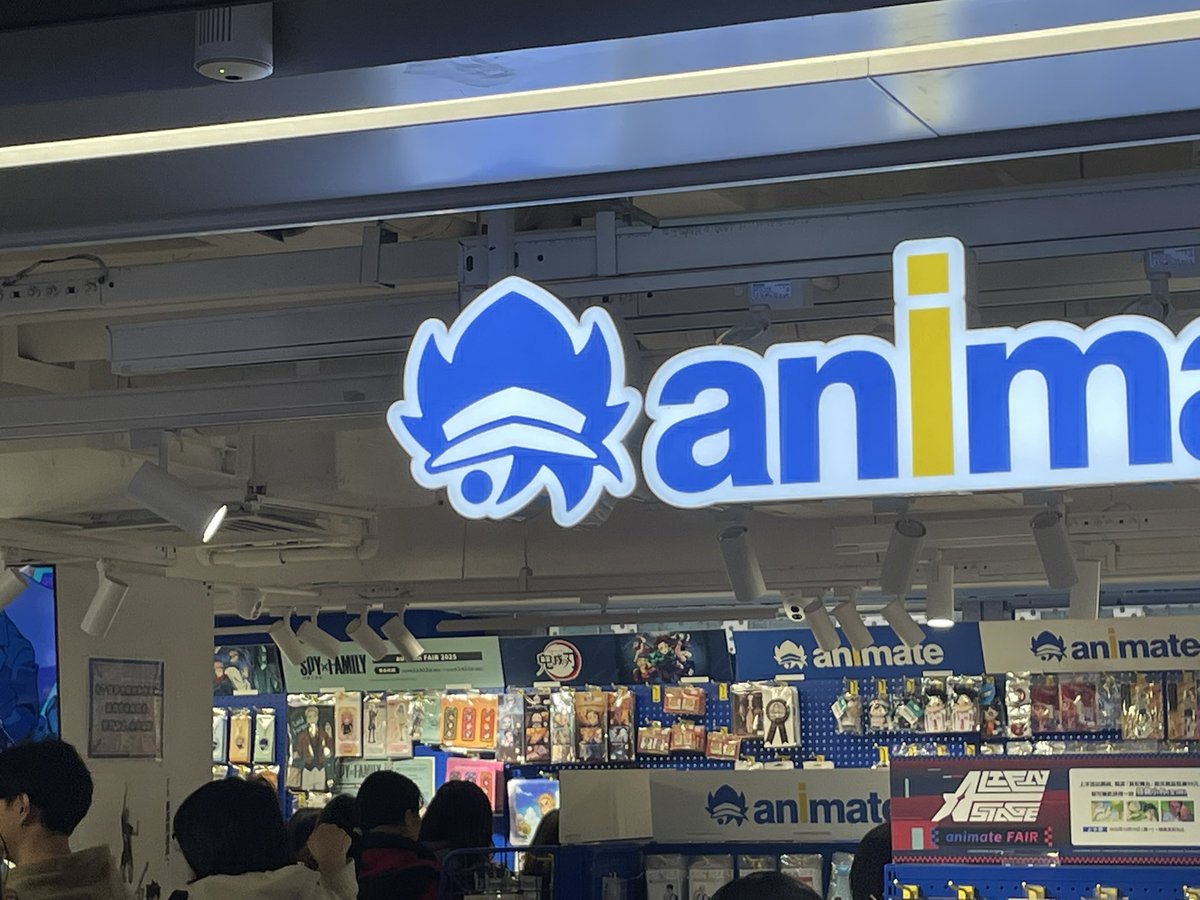 LL_SH_INFO's tweet image. animate上海旗艦店

ビル全体も含め相変わらず盛況でした
ラブライブコーナーも以前と同じ