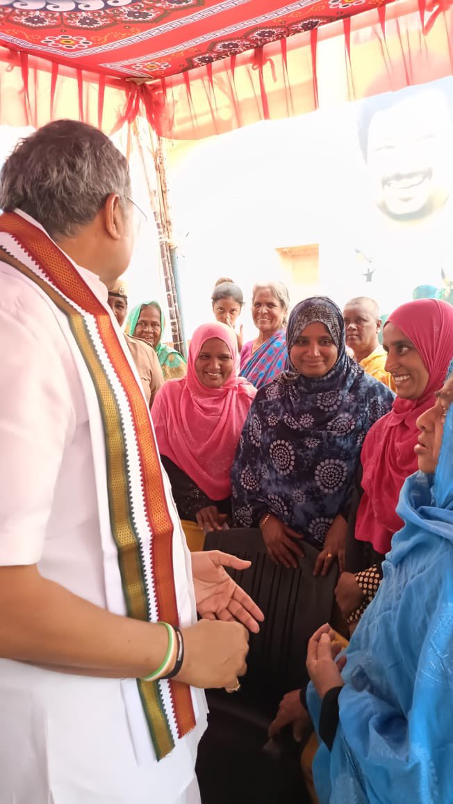 KartiPCoffice's tweet image. சிவகங்கை பாராளுமன்ற உறுப்பினர் திரு.@KartiPC அவர்கள், திரு. @PChidambaram_IN MPஅவர்களது பாராளுமன்ற உறுப்பினர் தொகுதி மேம்பாட்டு நிதியில் #MPLADS
காரைக்குடி மாநகராட்சியில் 8,13,14 வார்டுகளுக்கான நியாய விலை கடை கட்டிடத்தை திறந்து வைத்த போது #Chidambaram #Karaikudi #sivagangai