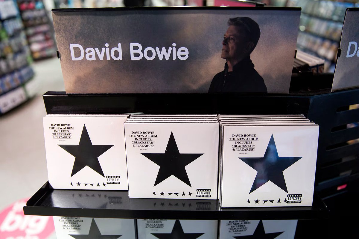 Solo un genio puede convertir en obra maestra su propia muerte 
El último adiós como una de las bellas artes. 10 años desde que se fue #Bowie y 10 años y 2 días de #Blackstar, LP conmovedor que aún seguimos descifrando (nos ayudan Amaral, Litus y Sidonie)

elpais.com/cultura/2026-0…