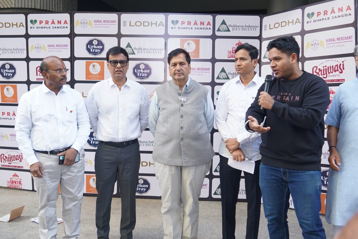 MPLodha's tweet image. मुंबई महानगरपालिका निवडणूक २०२६ । जनसंवाद । लोढा पार्क, वरळी 

जनतेचा प्रचंड उत्साह आणि प्रेम हेच महायुतीच्या विजयाचे द्योतक ठरत आहे. प्रत्येक प्रभागात प्रचार करतांना सकारात्मक प्रतिसाद स्पष्ट जाणवतो आणि हाच प्रतिसाद कार्यकर्त्यांचा उत्साह वाढवत आहे. आज प्रभाग क्र.१९५ मध्ये…