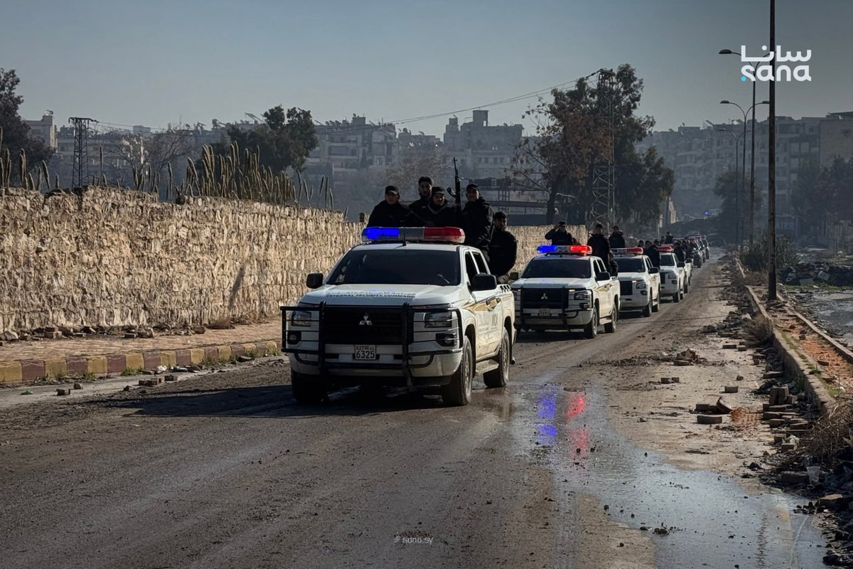 clashreport's tweet image. Syrian Internal Security Forces entering the Sheikh Maqsoud neighborhood in the city of Aleppo.