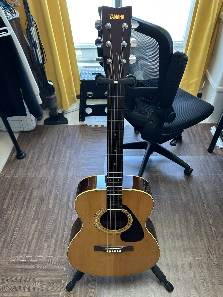 仕事用の安ギターGET🎸
70年代のヤマハのエントリーモデル🎸
コスパいい🎸
マホガニーの音久しぶり🌳