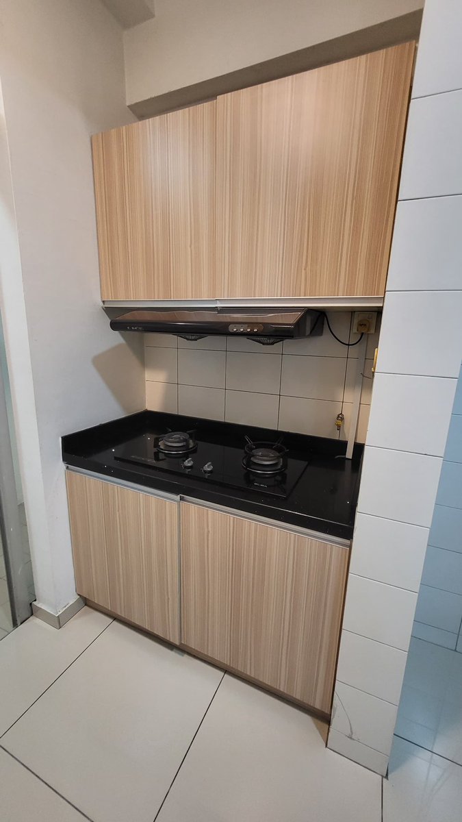 8derski's tweet photo. ◦Cooking is allowed, pet to discuss with current tenant 
◦Unit Info:
Built up: 1,111sqft
Bedroom: 3
Bathroom: 2
Car park: 2 (tandem, 1 occupied)
Furnish: House Fully Furnish, Master Room unfurnished https://t.co/CqKJgiYGoF