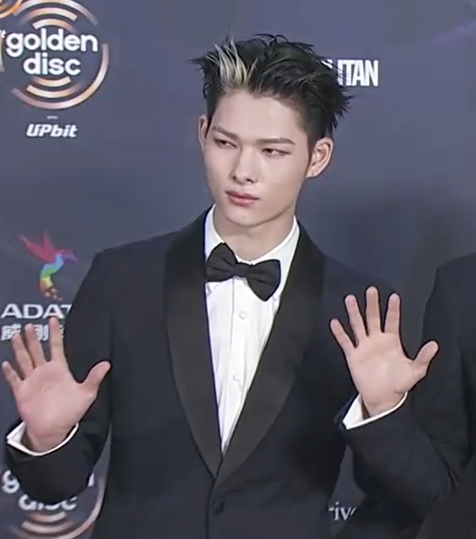 AboutMusicYT's tweet photo. Ni-ki of ENHYPEN stuns at the 2026 Golden Disc Awards red carpet. https://t.co/m8tWGd8AVu