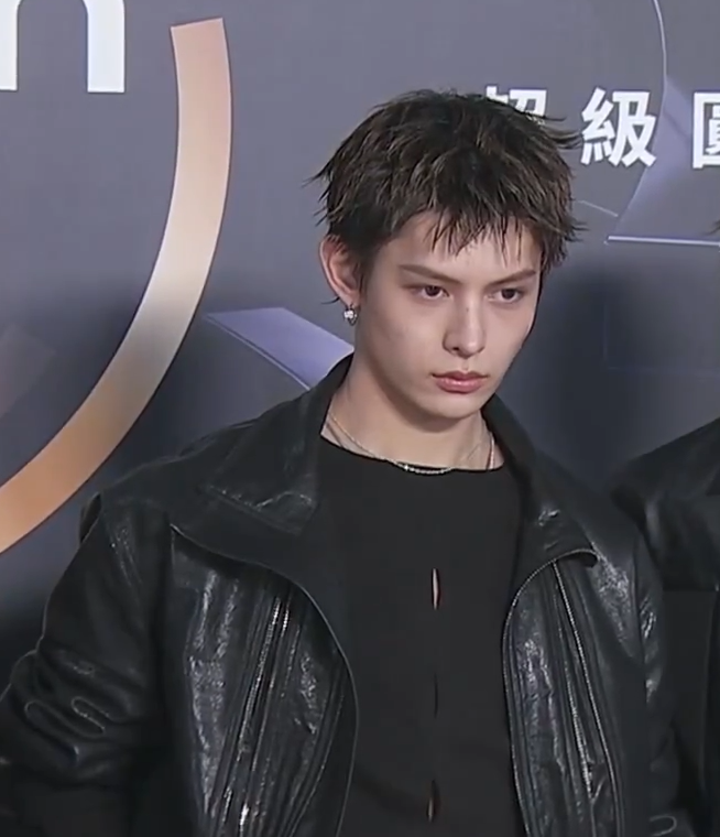 About Music tweet media