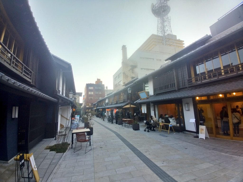 甲府に来ています

#甲府城跡
#武田信玄公之像
#甲府時の鐘
#小江戸甲府花小路