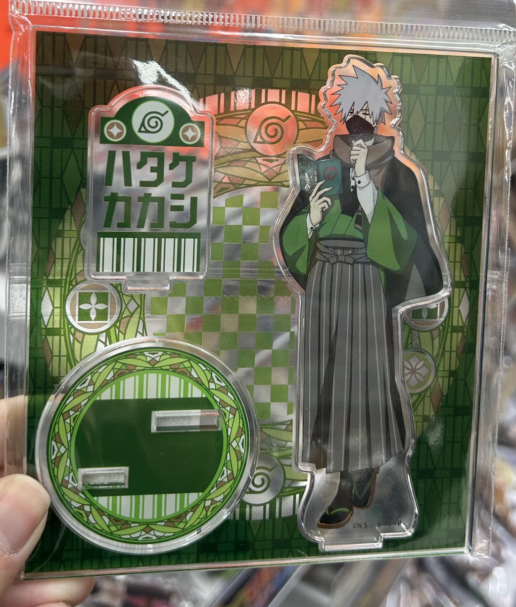 haruhachis's tweet image. i can’t believe they made merch of hermitcraft s10 etho