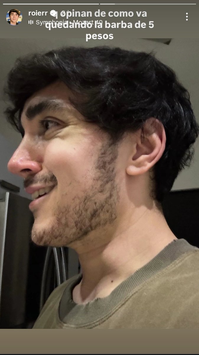 RoierUpdates's tweet image. 📸| ¡Nueva instagram story!  [Tardío]

"q opinan de como va quedando la barba de 5 pesos"

@/roierr